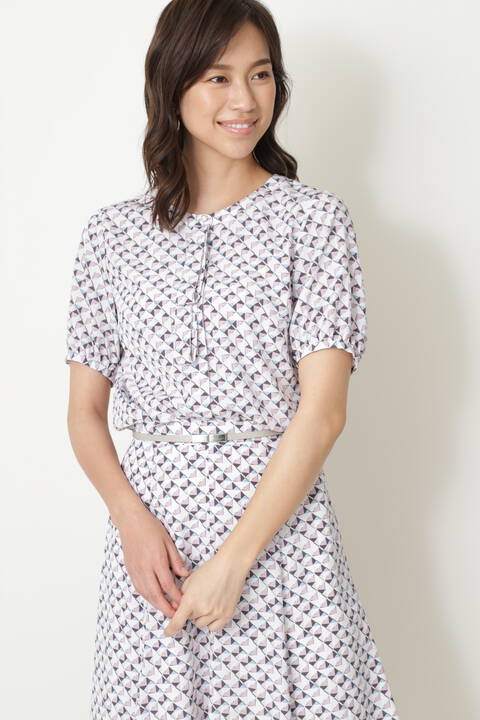 ［ウォッシャブル］ジオメトリックプリントブラウス