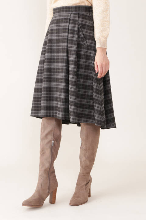 チェック柄タックフレアスカート