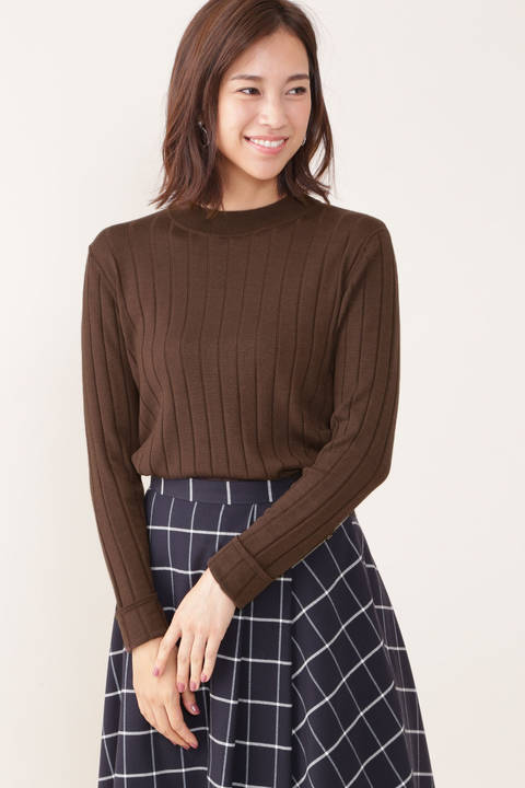 【雑誌 Oggi 11月号掲載】ワイドＲＩＢモックネックニット