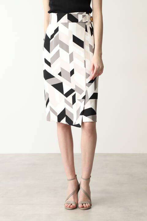 ジオメトリックアロープリントスカート