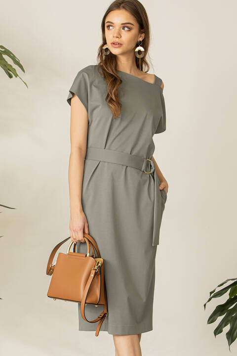 [ウォッシャブル]アシンメトリーショルダーサックワンピース