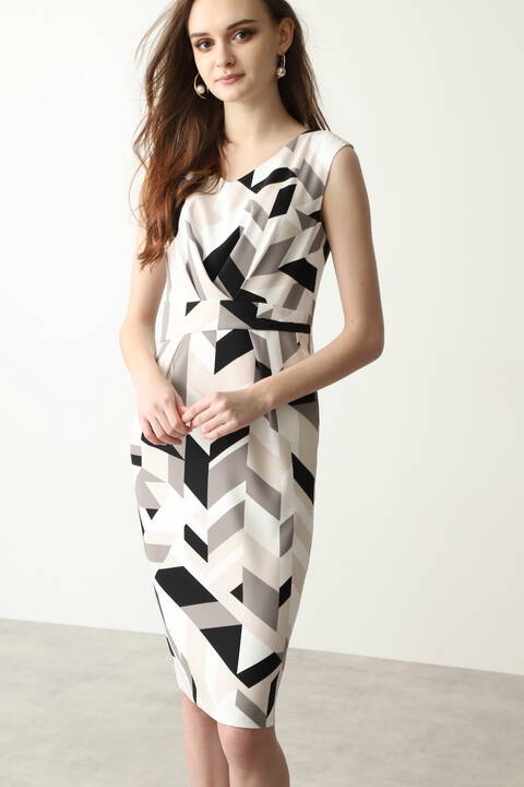 シオメトリックプリントワンピース