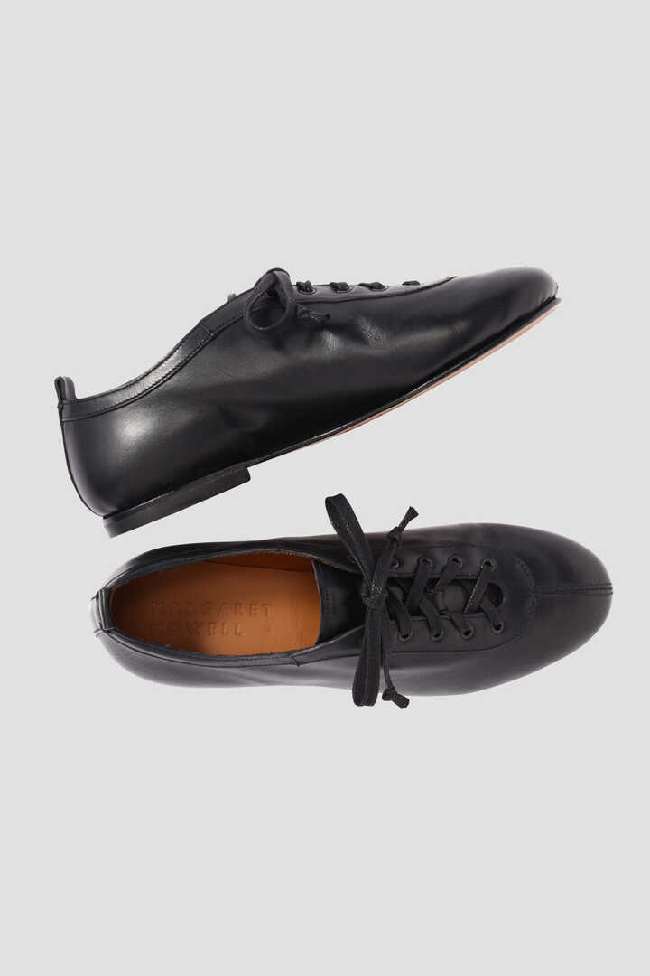 TRACK SHOE1