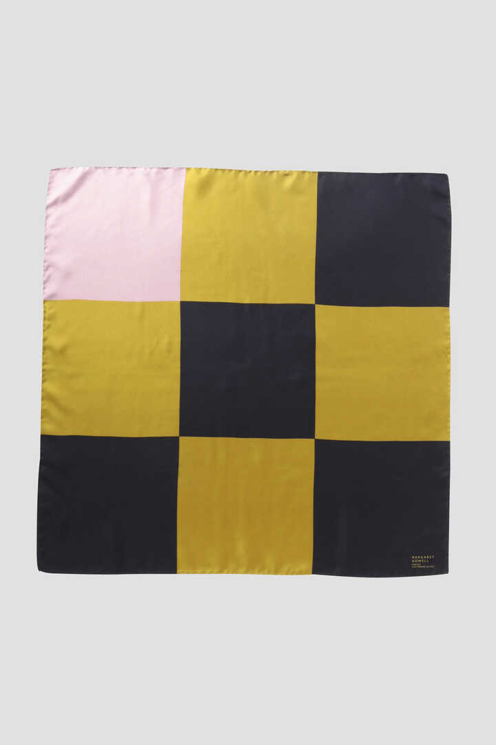 CHECKERBOARD SCARF3