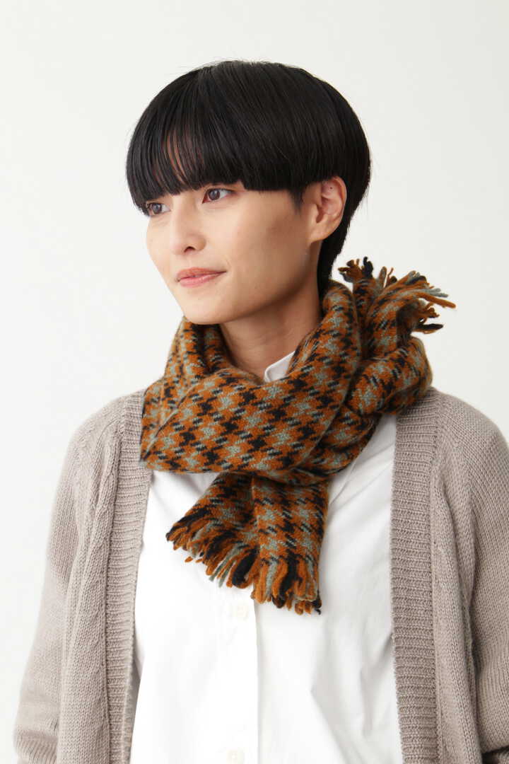 THREE COLOUR DOGTOOTH SCARF1