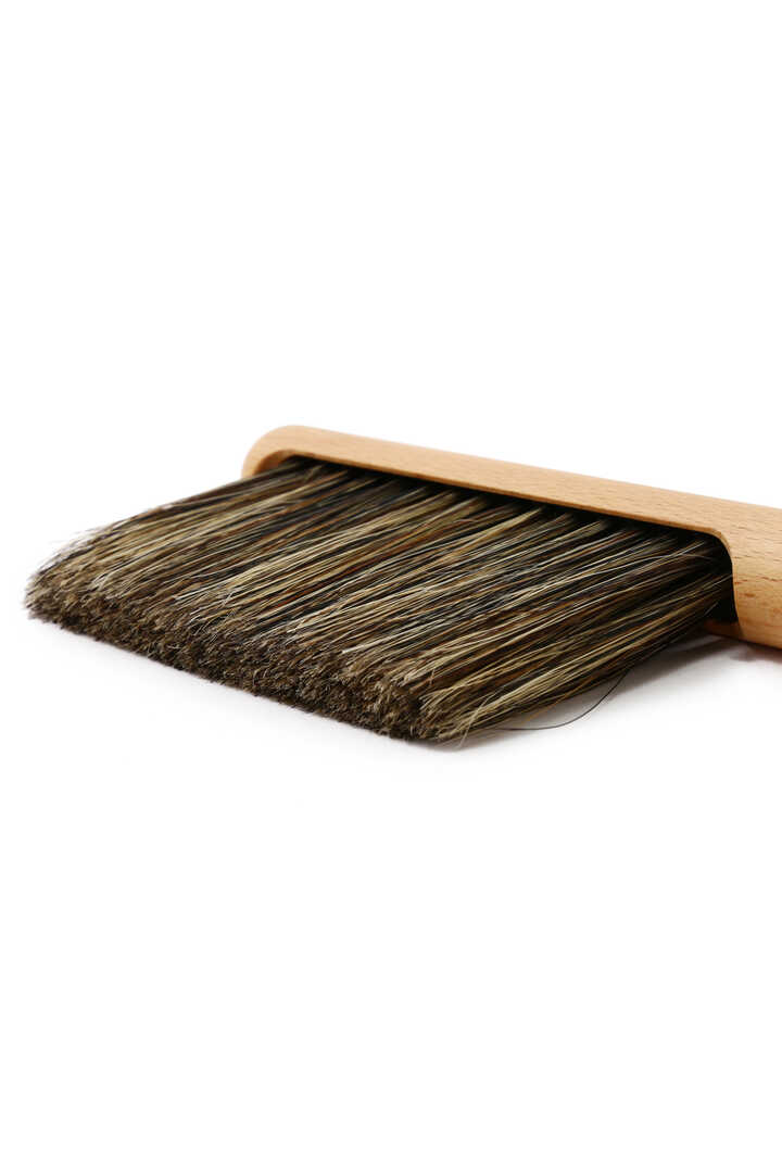 TURNER & HARPER BRUSH WITH STRING3