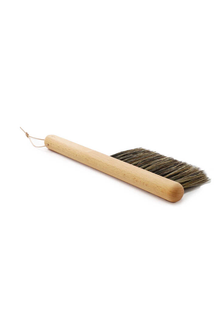 TURNER & HARPER BRUSH WITH STRING2