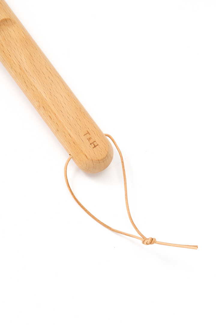 TURNER & HARPER BRUSH WITH STRING3