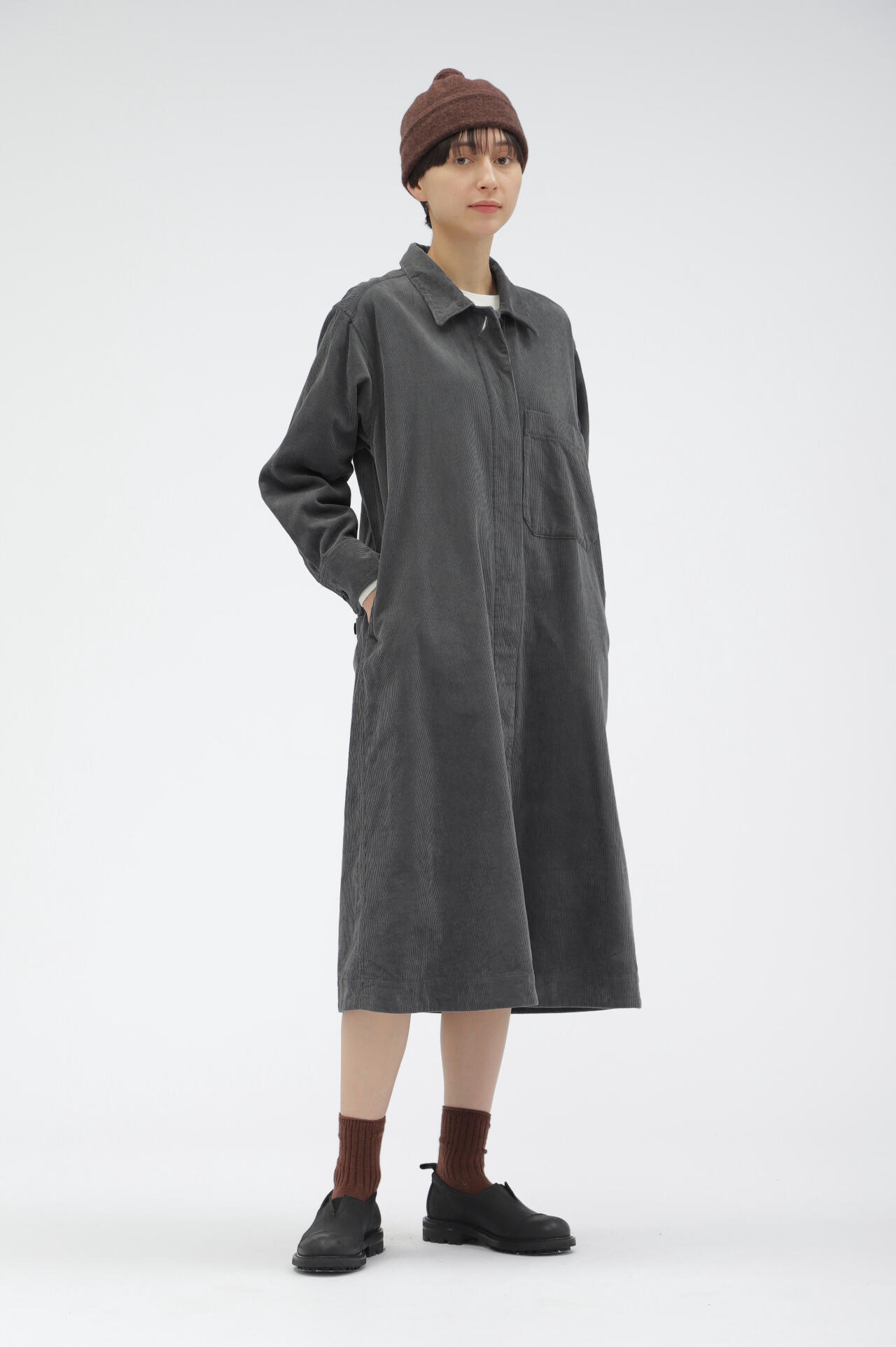 9月上旬-下旬 DRY COTTON NEEDLECORD | MARGARET HOWELL | MARGARET HOWELL