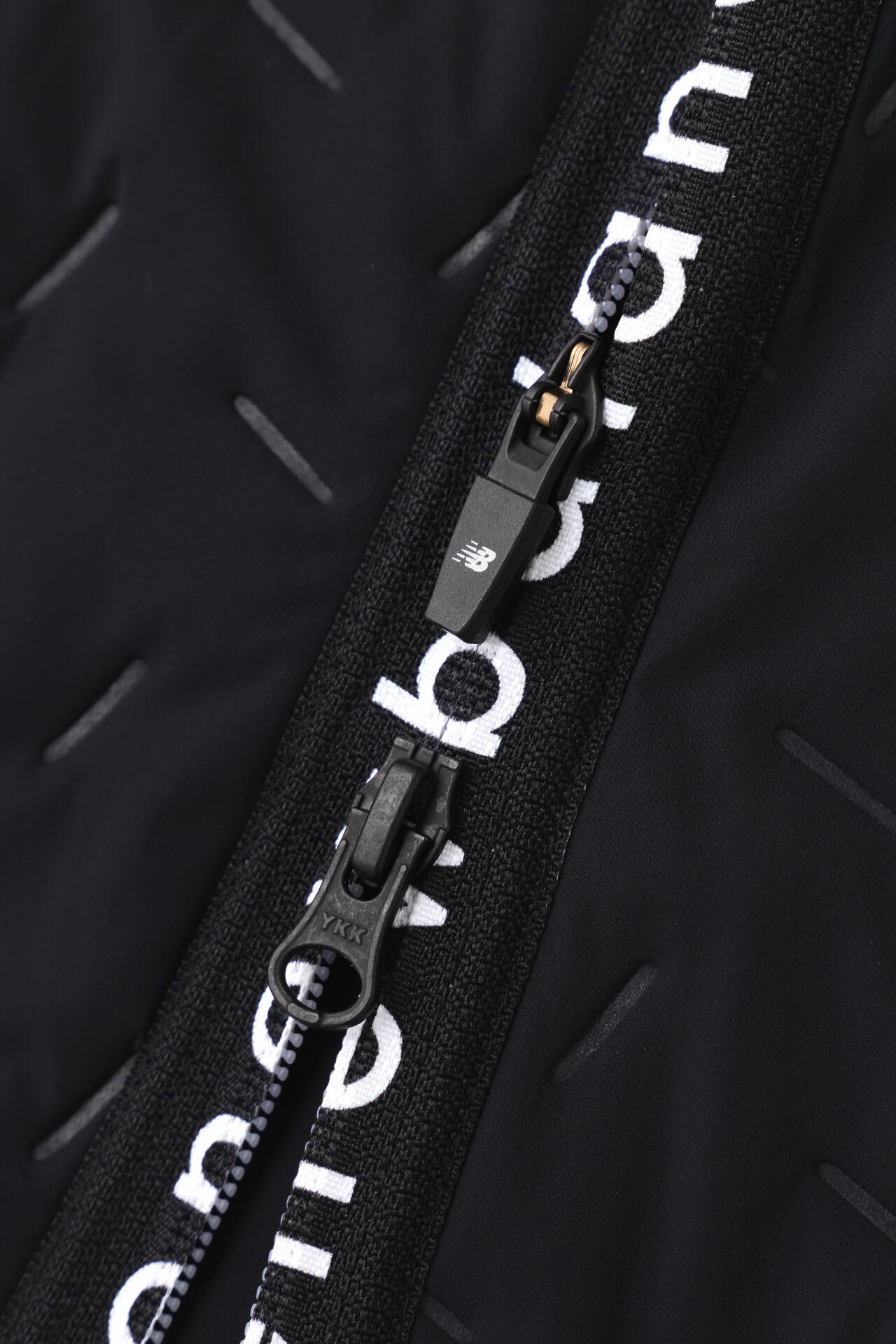 【直営店舗限定】2WAY フルジップ 中綿 フーディー (MENS)