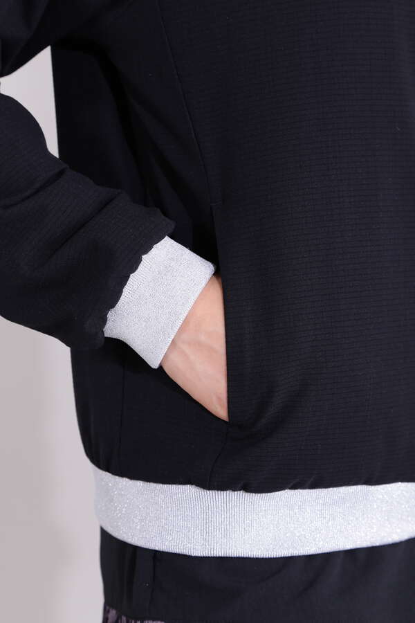 【直営店舗限定】後中心ボックスプリーツ フルジップ フーディー (WOMENS)