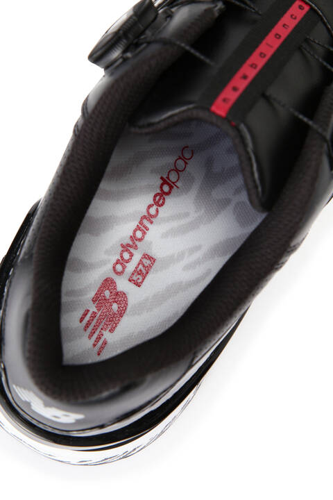【直営店舗限定】UGBS574A スパイクレスシューズ (UNISEX)