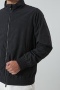 ロゴバックエンボスストレッチブルゾン (MENS)