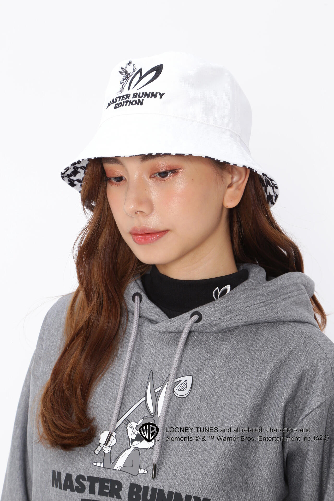 【Bugs Bunny×MASTER BUNNY EDITION】 リバーシブルハット (UNISEX)