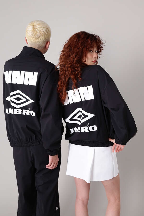 【NBB WEEKEND】UMBRO コラボハーフジップ ピステジャケット (UNISEX)