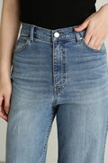 ハイウエストフレアデニムパンツ