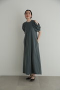ショルダーオープンワンピース