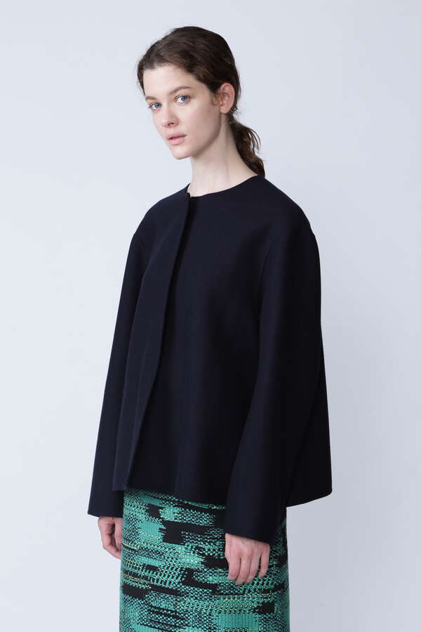 【WEB限定 36サイズ展開】ライトリバーケープ付きノーカラージャケット