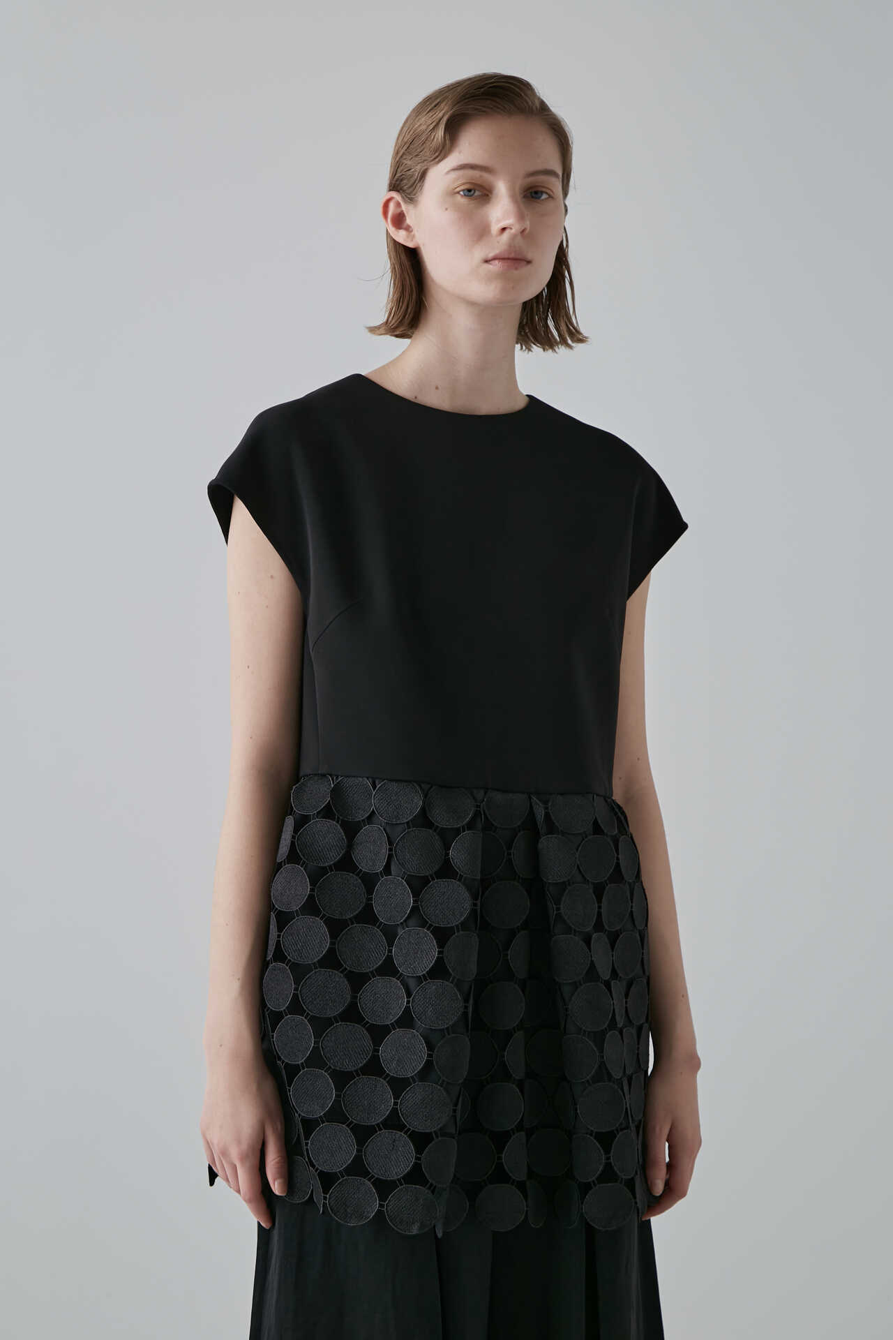ADORE【超美品】サークルレースブラウス黒（38） 定価44000円 アドーア ADORE ◇サークルレースフリンジブラウス （ブラック