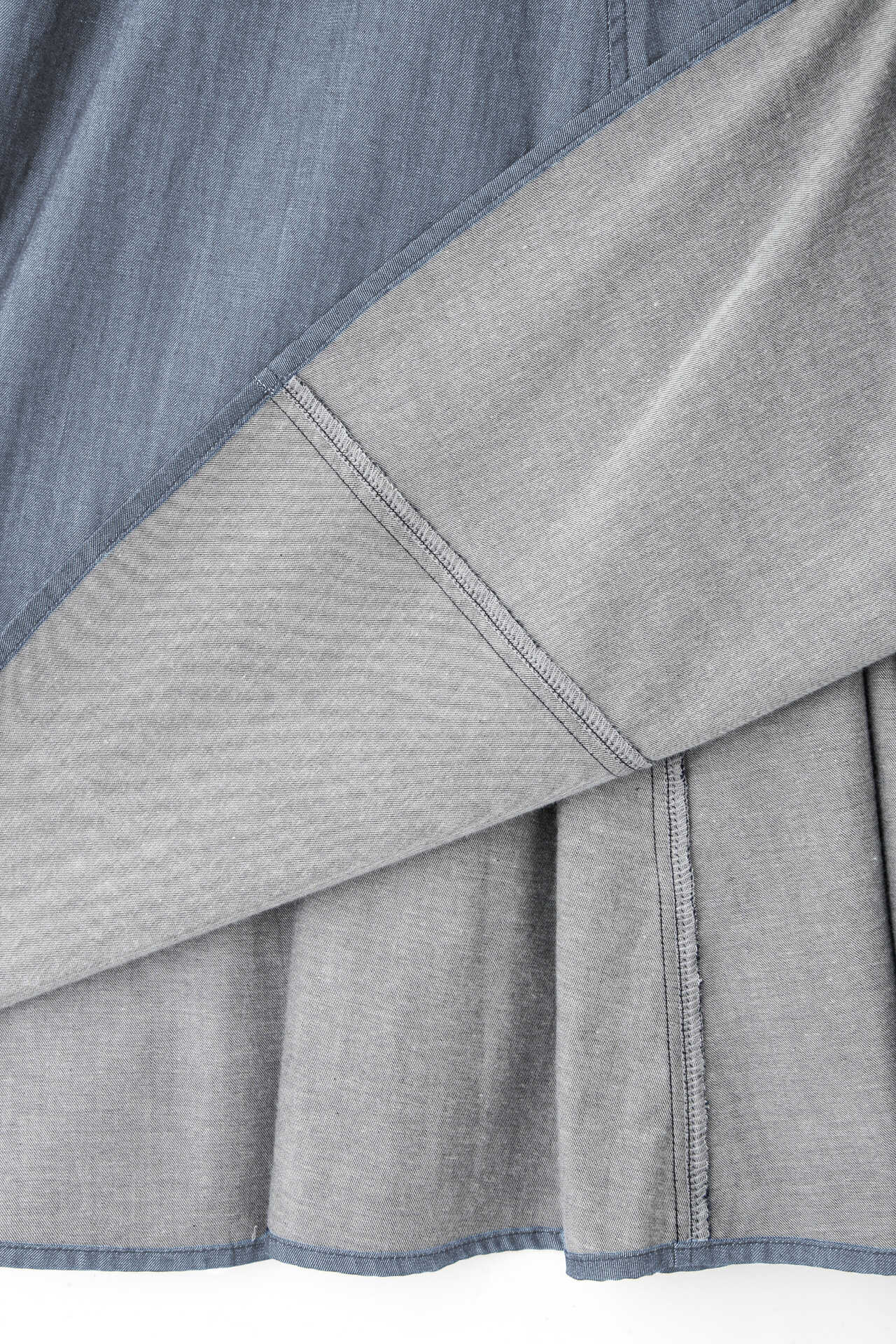 SERGE de bleu ｘ ADORE コットンシャンブレースカート