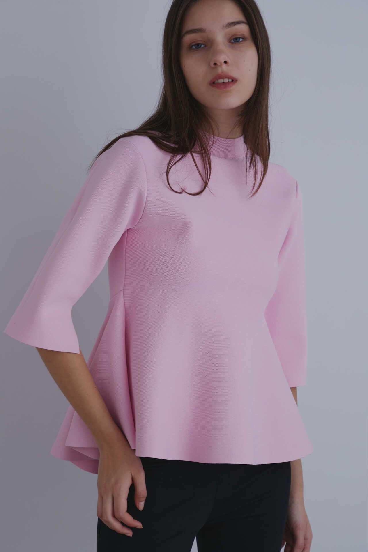 ♡新品タグ付♡ ルフィル　フレアニット　ピンク　完売品　春服1〜2日ですぐ発送可能です