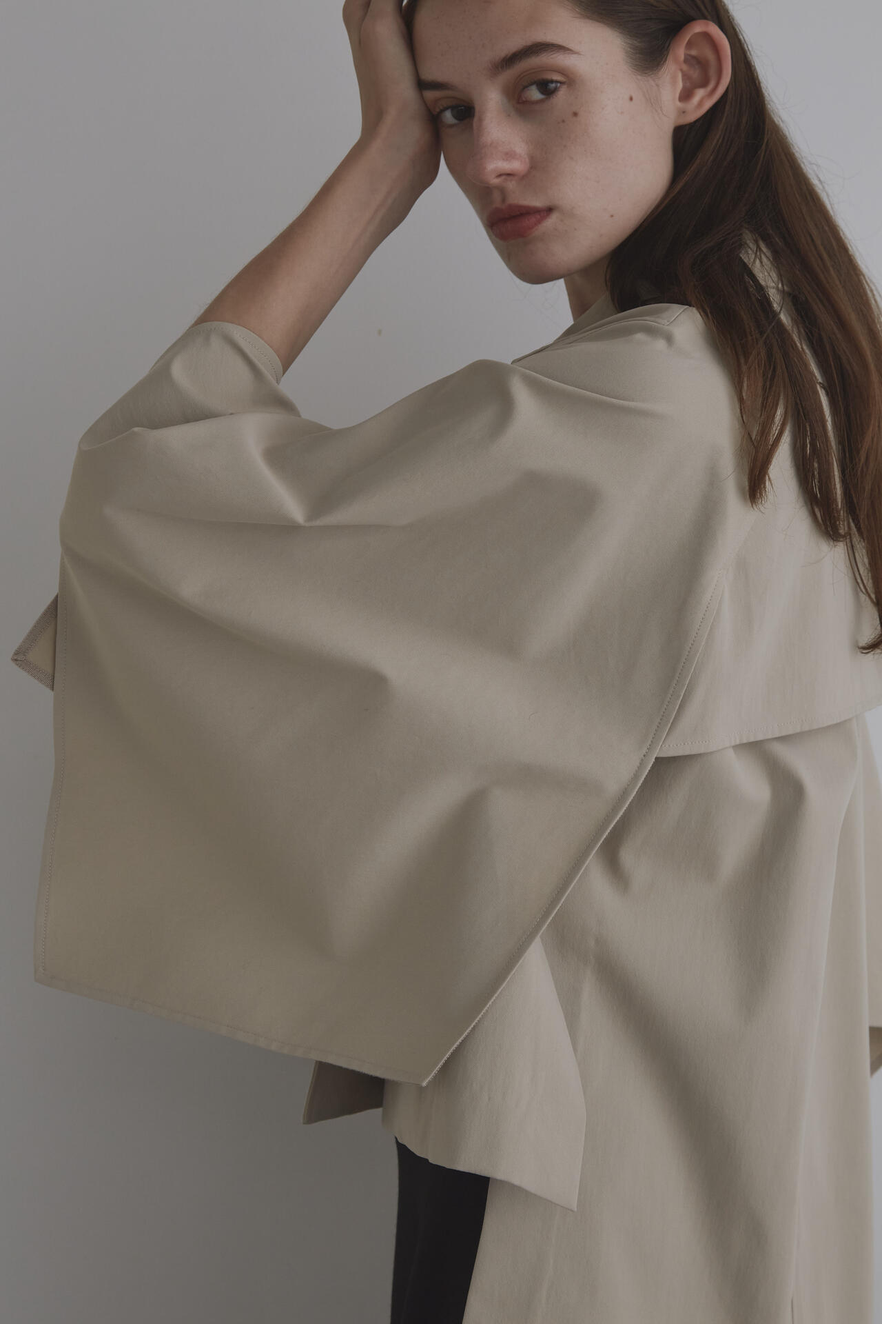 LE PHIL ルフィルコーデュラナイロンツイルケープジャケットベージュF