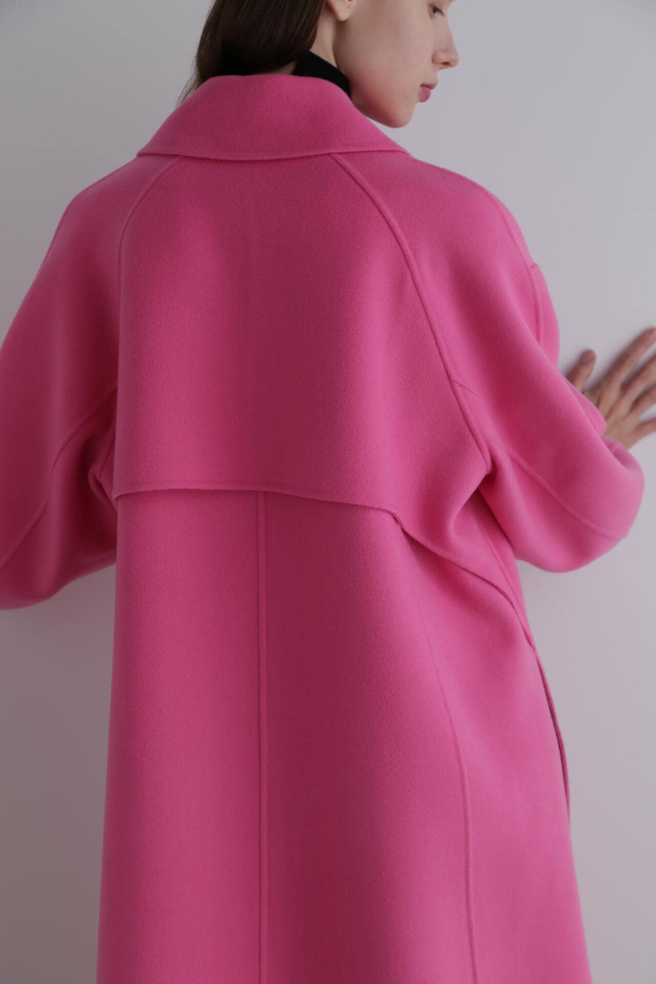 ◉2/29出品最終日◉【LE PHIL】ルフィル今期完売　ピンク色コート新品同様とは異なりますため
