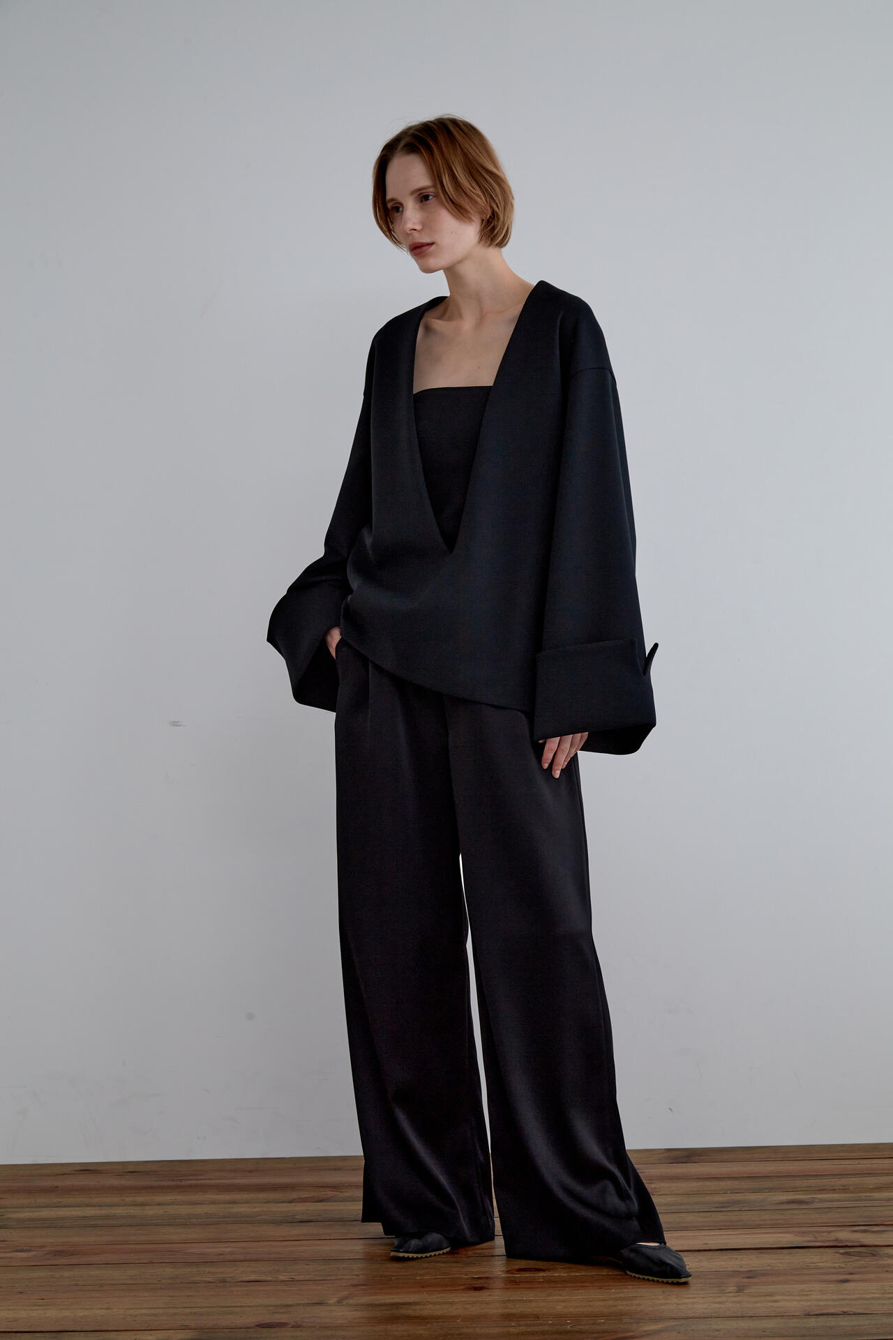 新品　LEPHIL  インナー付　スキューバージャージーブラウス 新品LEPHIL インナー付スキューバージャージーブラウス