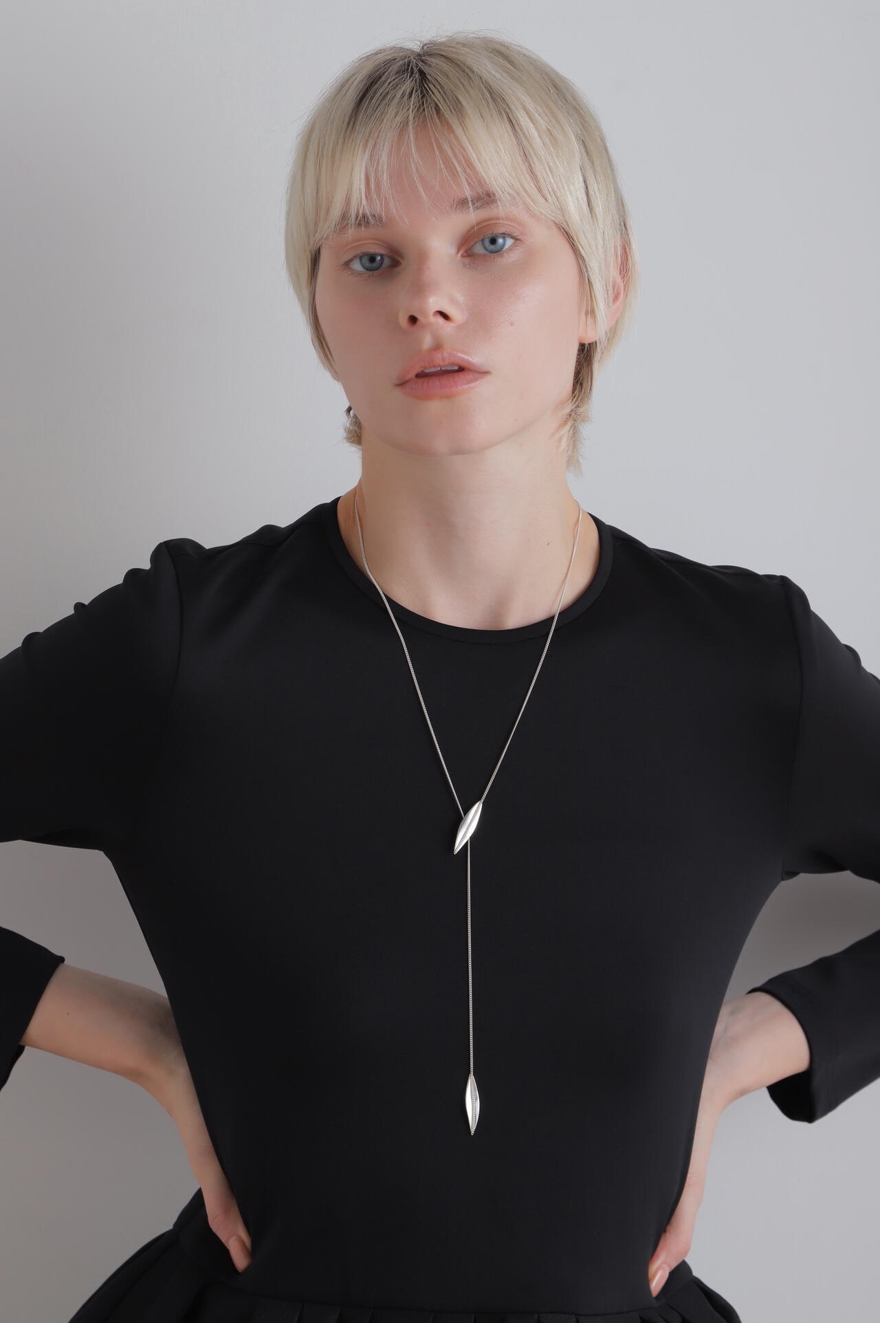 《LE PHIL》【SASKIA DIEZ / サスキア ディーズ】LEAVES NECKLACE