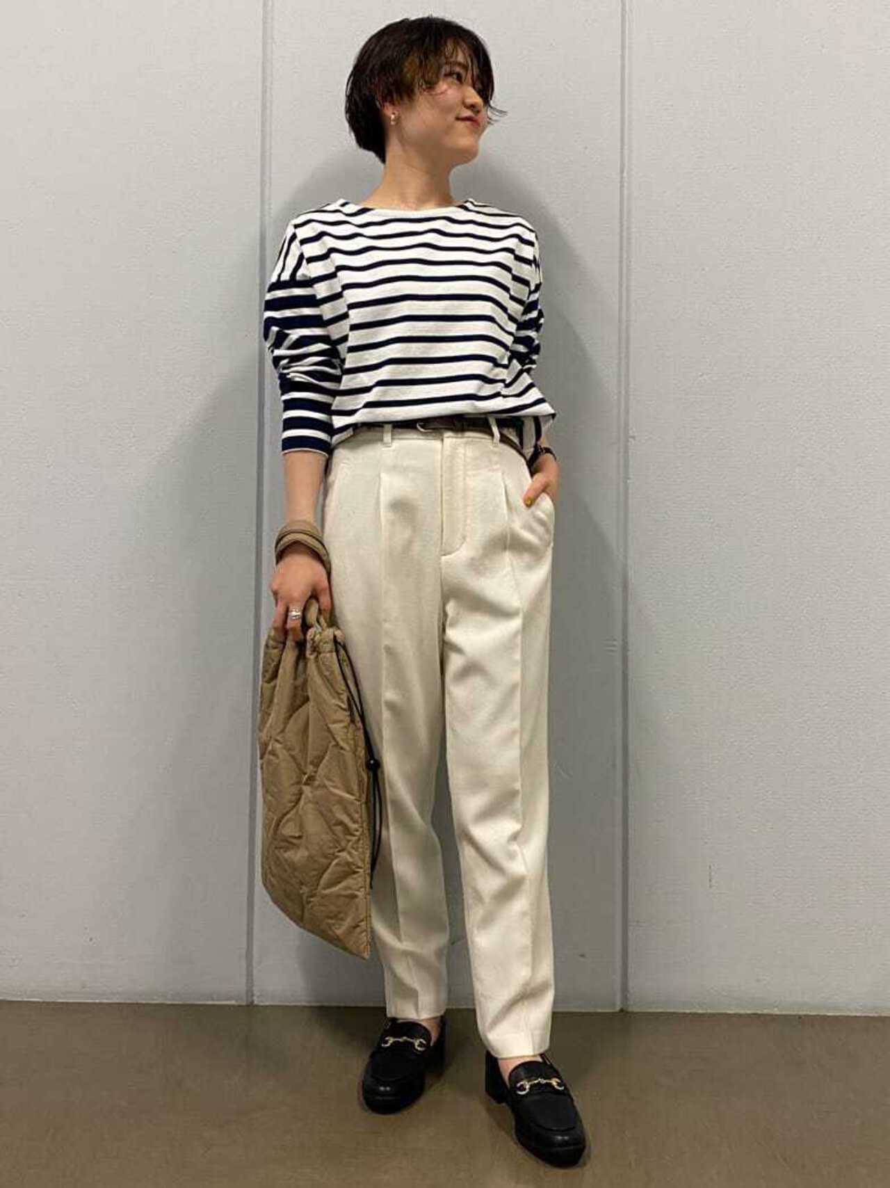 サイドスリットテーパードパンツ