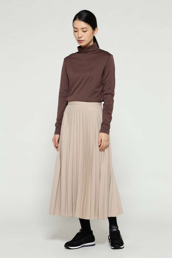 WOMEN’S Q82 ROLL NECK