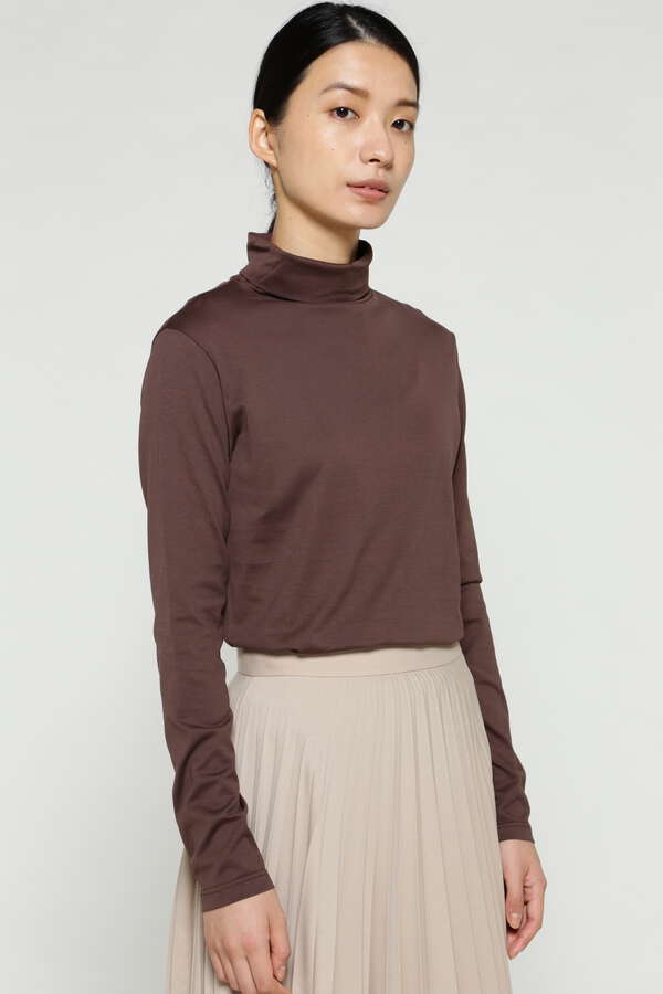 WOMEN’S Q82 ROLL NECK