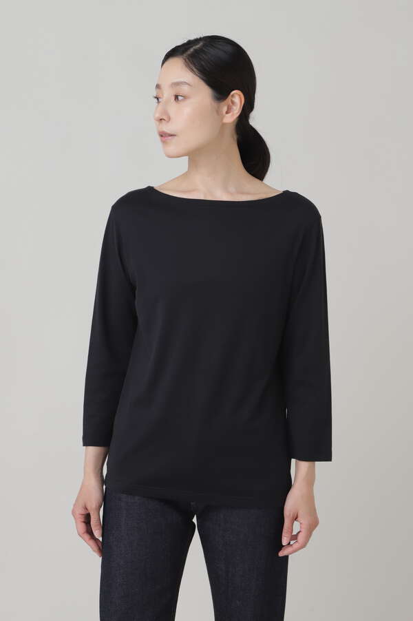 WOMEN’S Q82 BOAT NECK