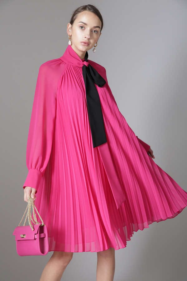 anvivid プリーツワンピース　ピンク　Mサイズドレス