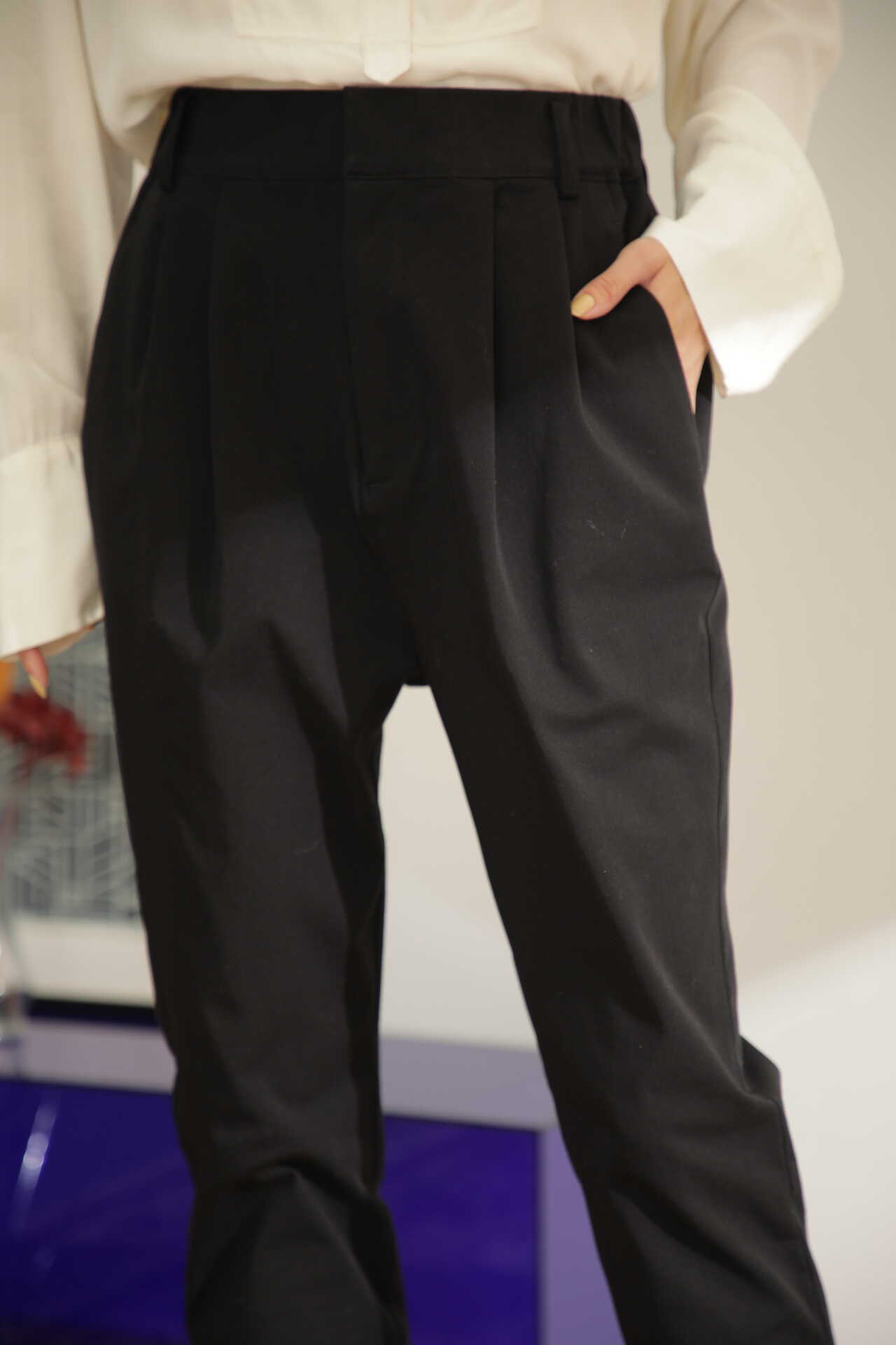 ストレッチ　タック　パンツ