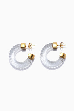 ピアス