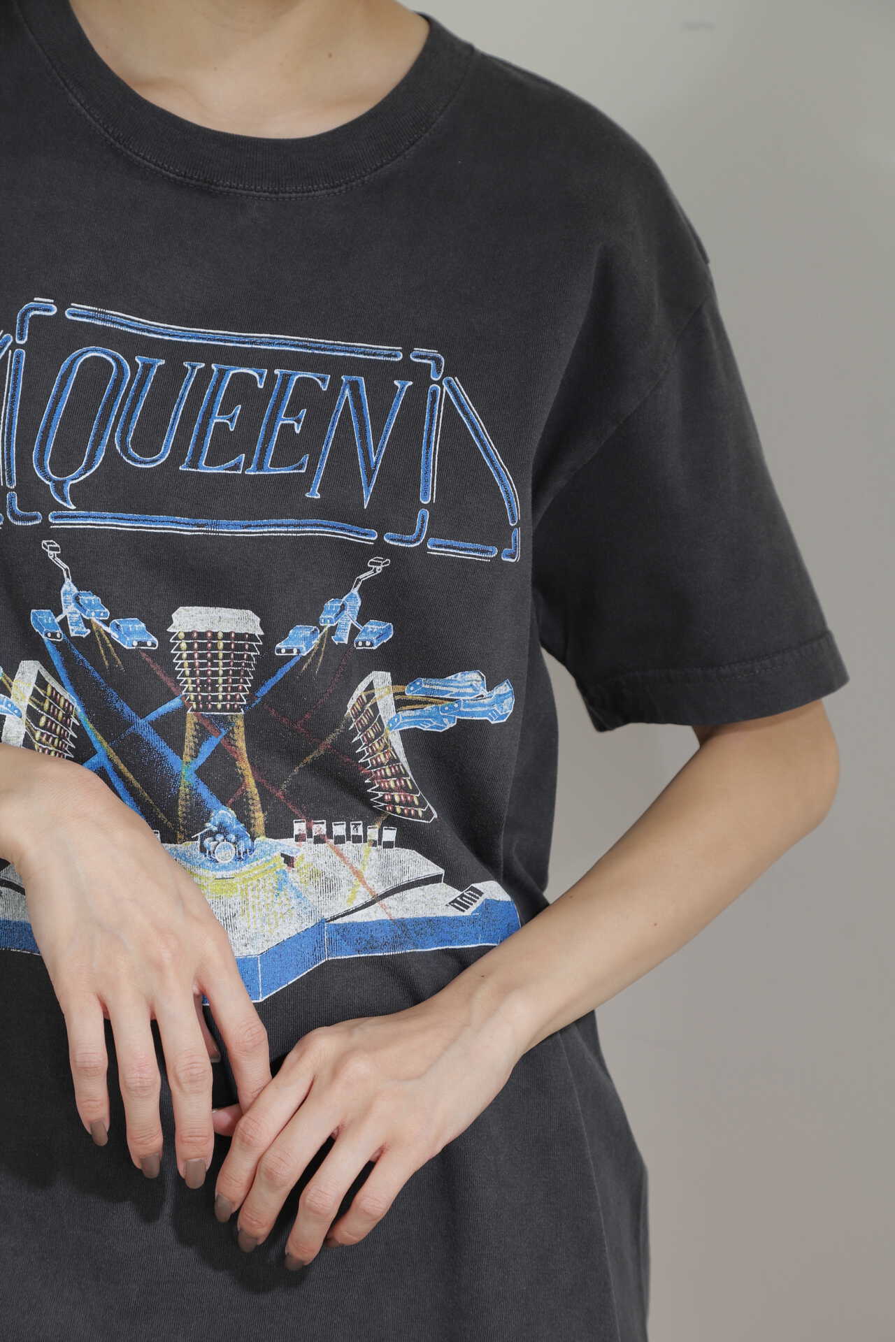 QUEENプリントTシャツ