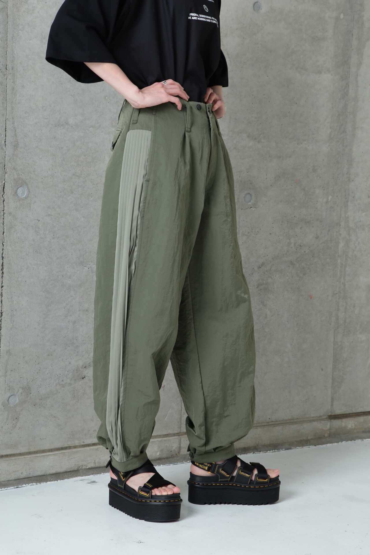 SIDE POCKET DESIGN パンツ-