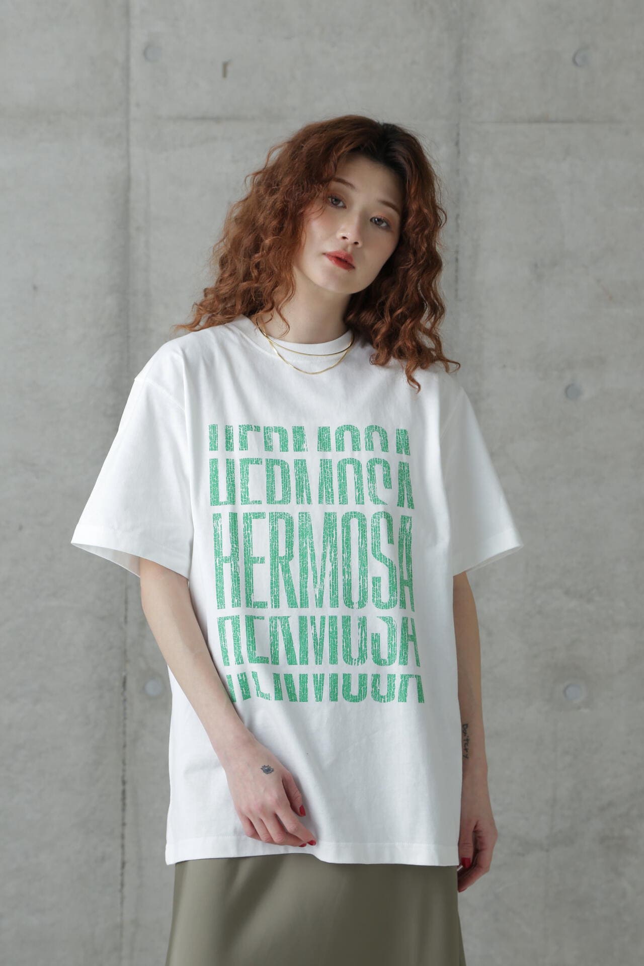 フロントロゴTシャツ