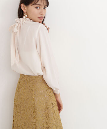 【bdONLINE限定色：オレンジ】ボトルネックバックリボンブラウス