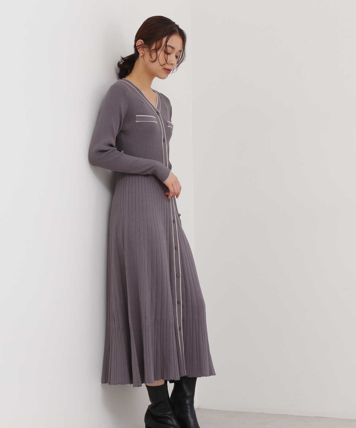 バイカラープリーツニットワンピース ワンピース サンエービーディーオンラインストア Sanei Online Store