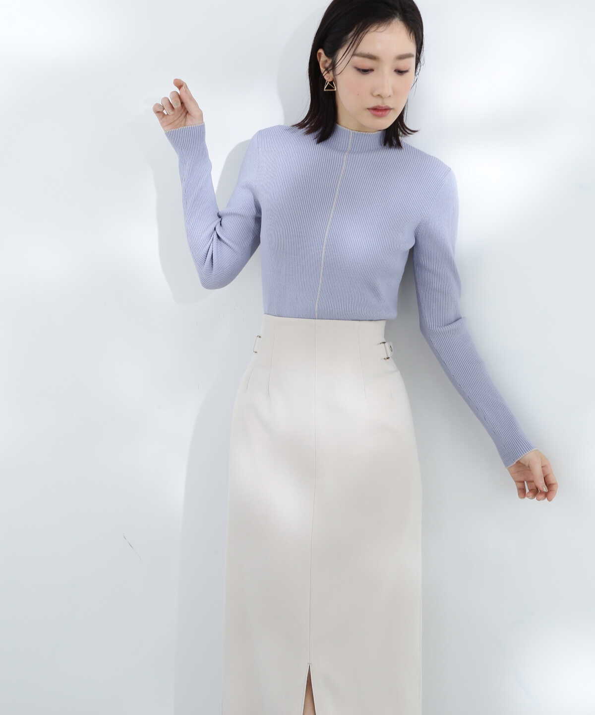 バックルディテールストレートスカート