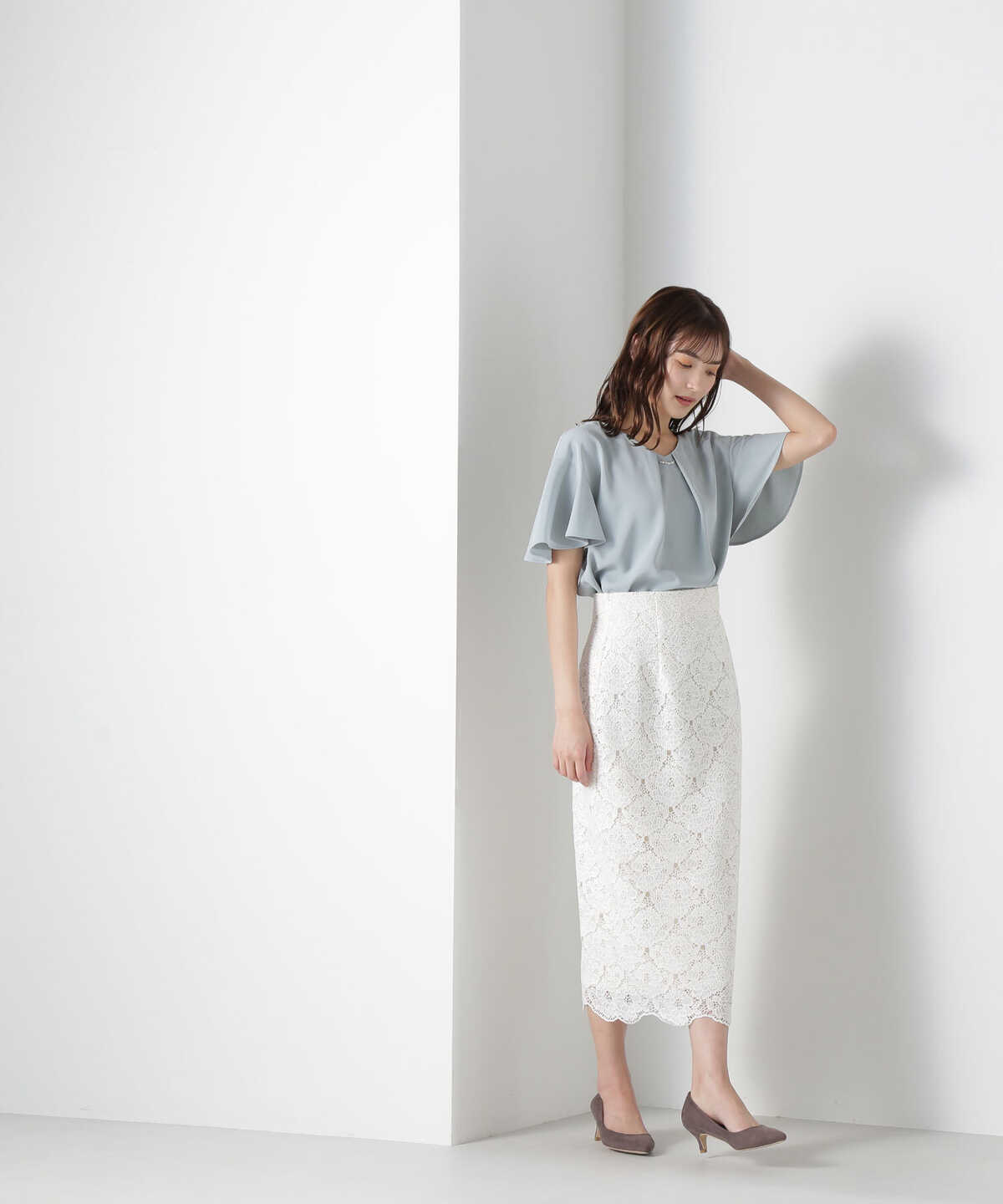 JILL STUART white 裾ビジューつきAラインワンピース ドレス-