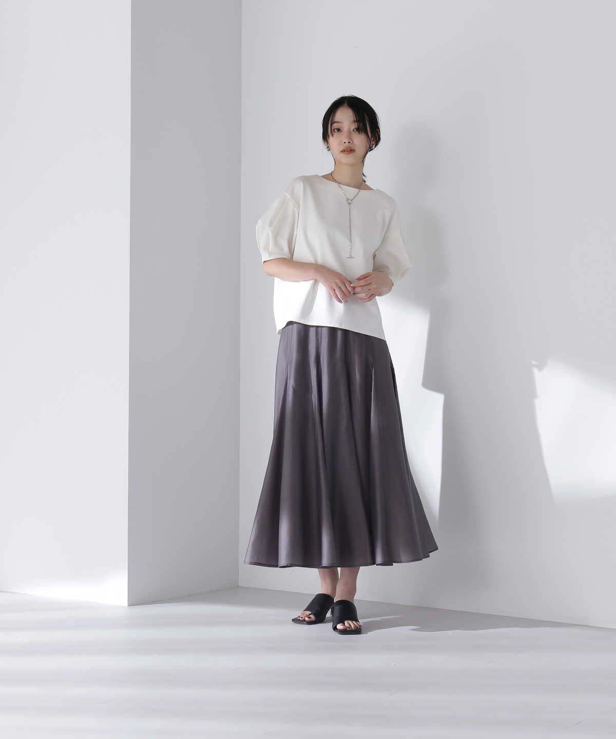 シャイニーシアーボイルスカート