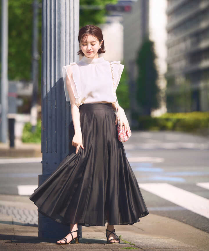 グレー
