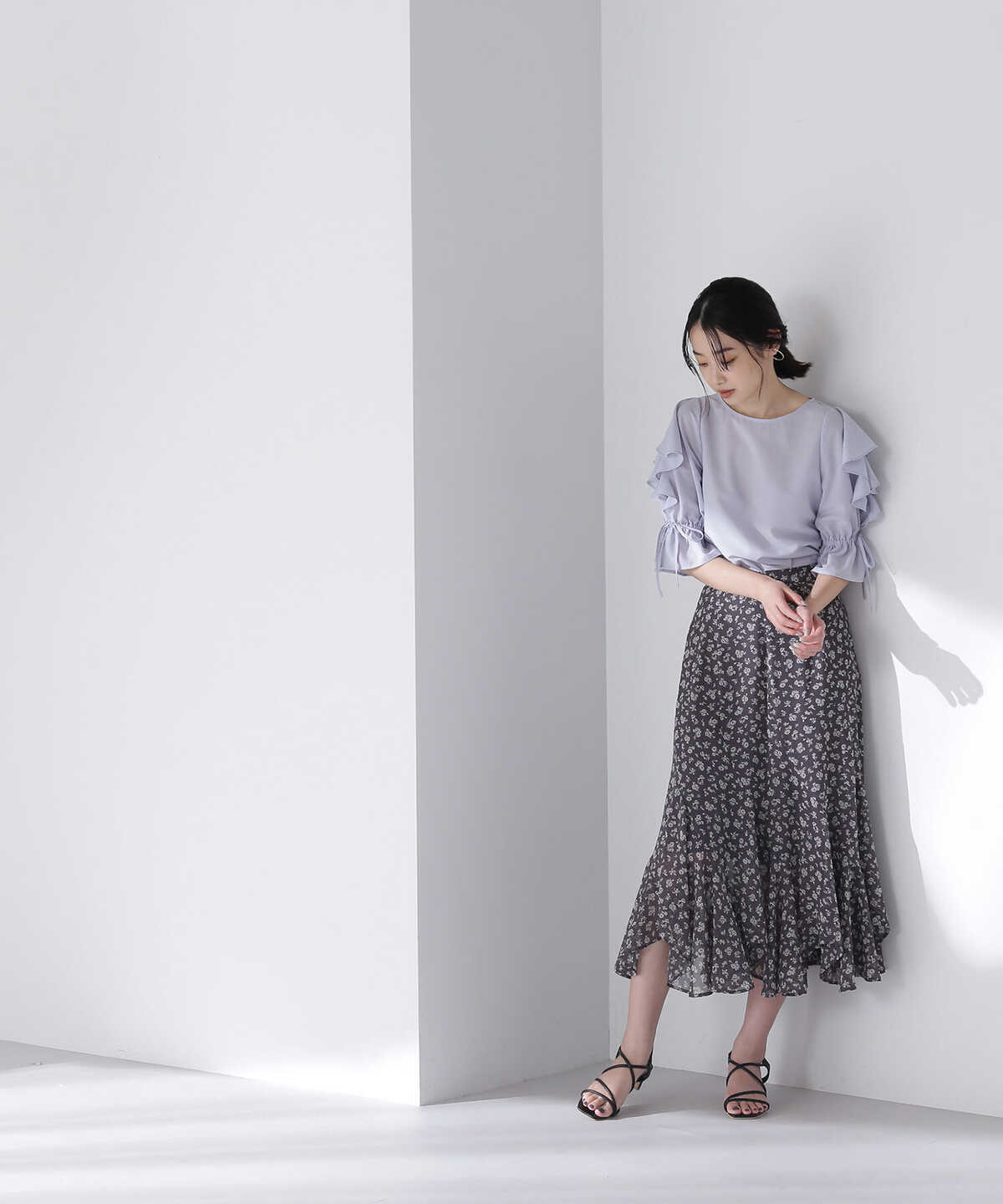 エスカルゴ花柄シフォンスカート