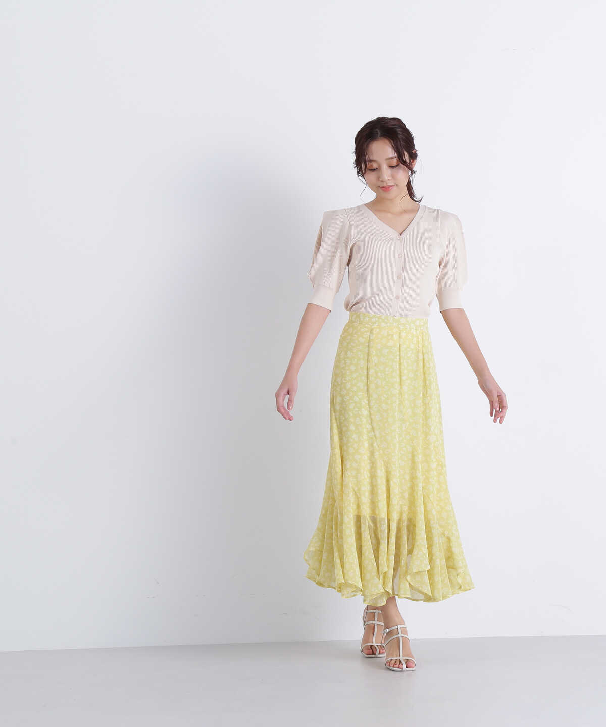 エスカルゴ花柄シフォンスカート