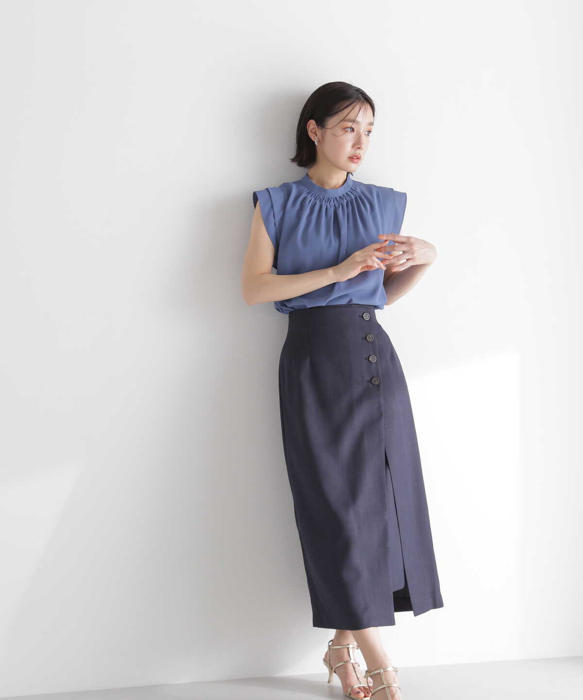 ラップ風サイドボタンスカート