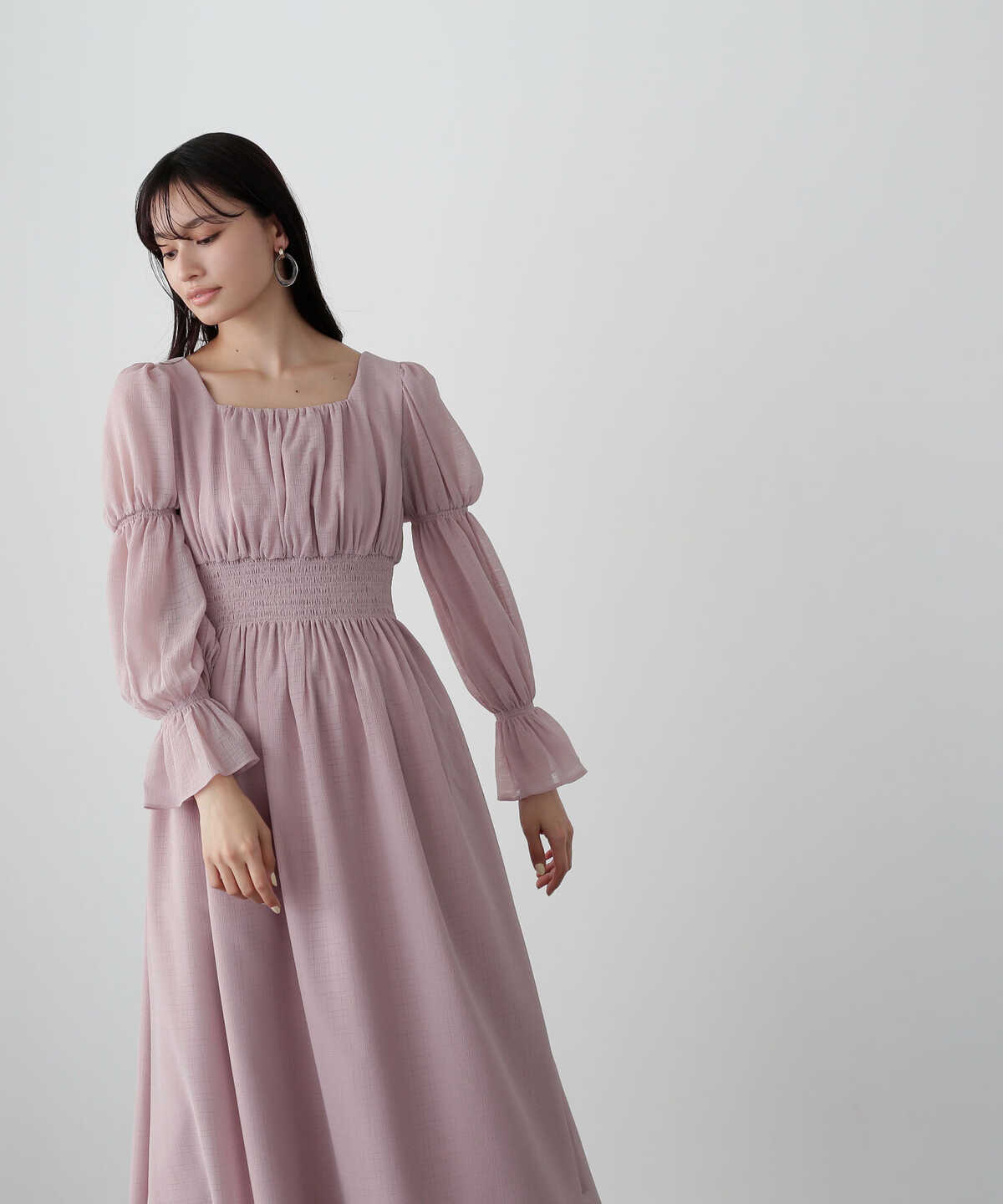 【京都ポルタ店・bdONLINE限定色：ピンク】スクエアネックシャーリングワンピース