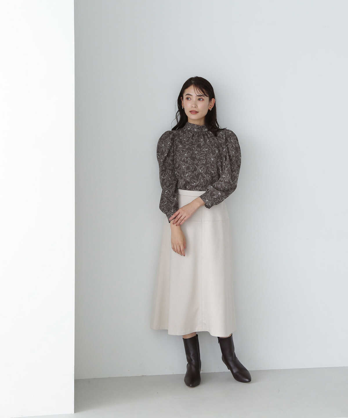 【美人百花10月号掲載】ラインフラワープリントブラウス
